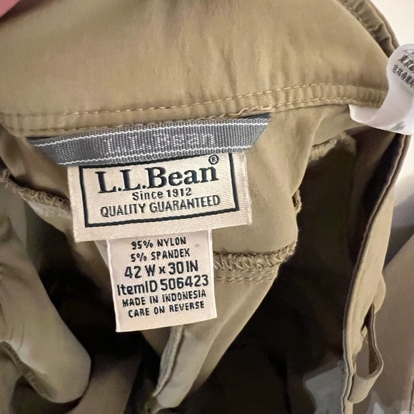 LL Bean tan color reversible men’s cargo pants - Picture 2 of 7